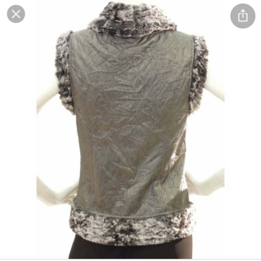 Vest - Picture 3 of 7